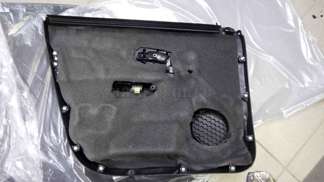 Lada X-Ray - шумоизоляция дверей