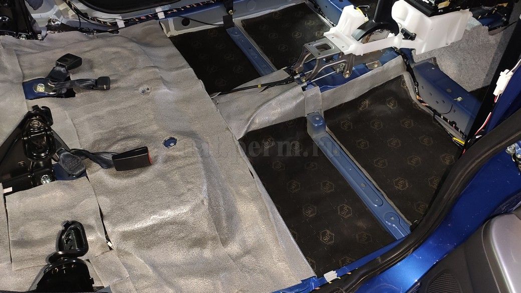 Шумоизоляция пола Mitsubishi ASX