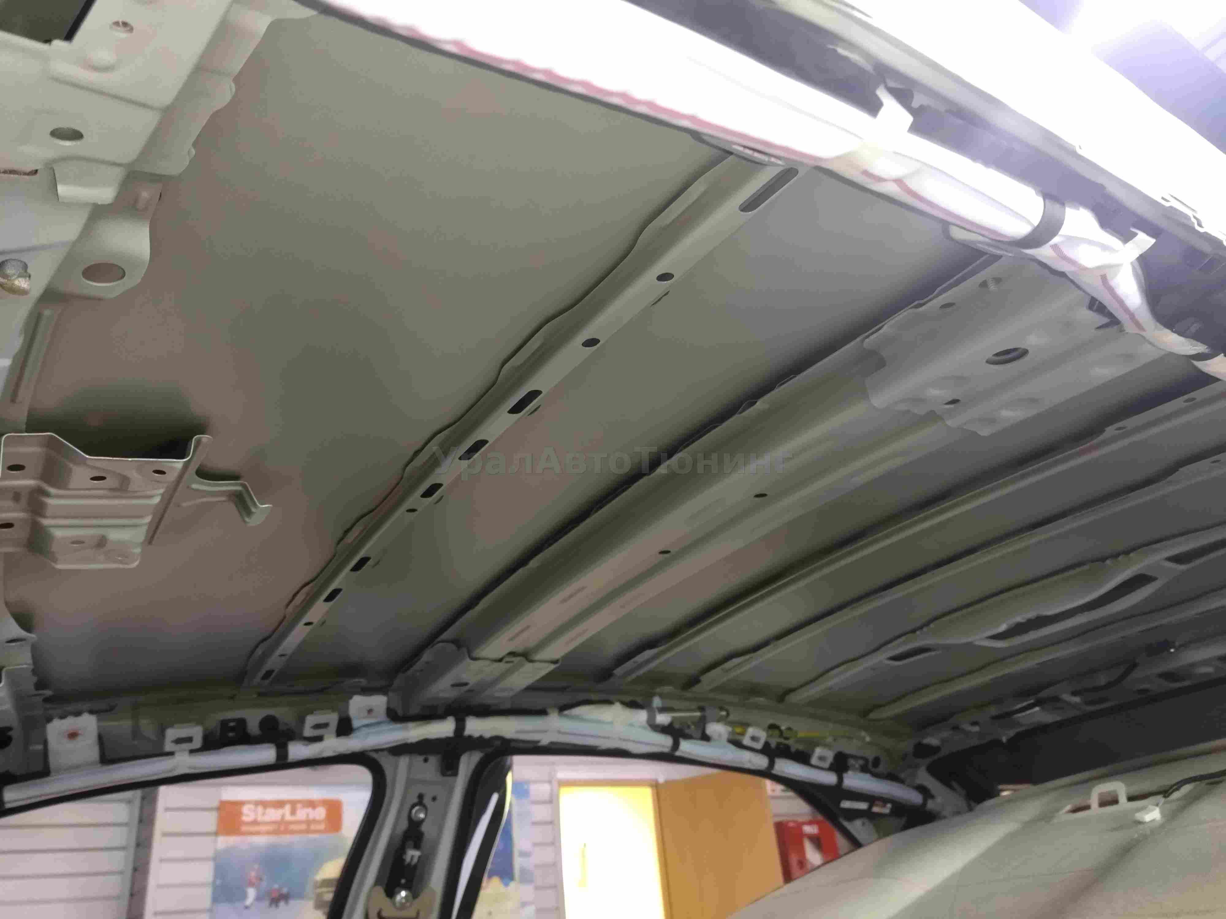 Шумоизоляция крыши Toyota Camry