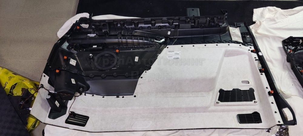 Шумоизоляция дверей Mercedes V250