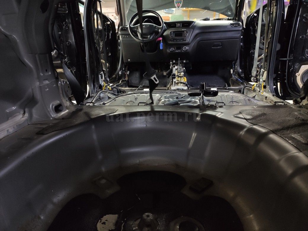 KIA RIO - шумоизоляция пола и багажника