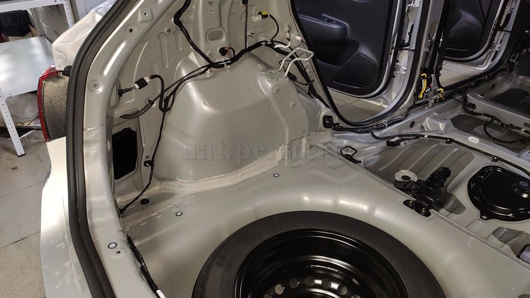 Subaru Forester - шумоизоляция багажника