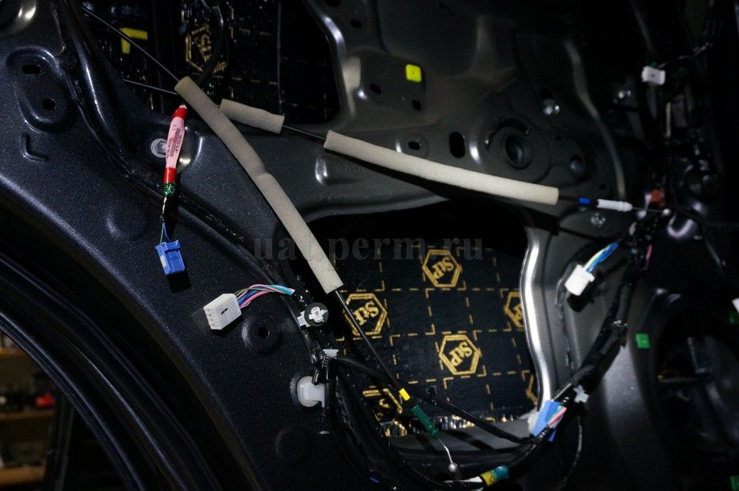 Toyota Land Cruiser 200 - шумоизоляция дверей