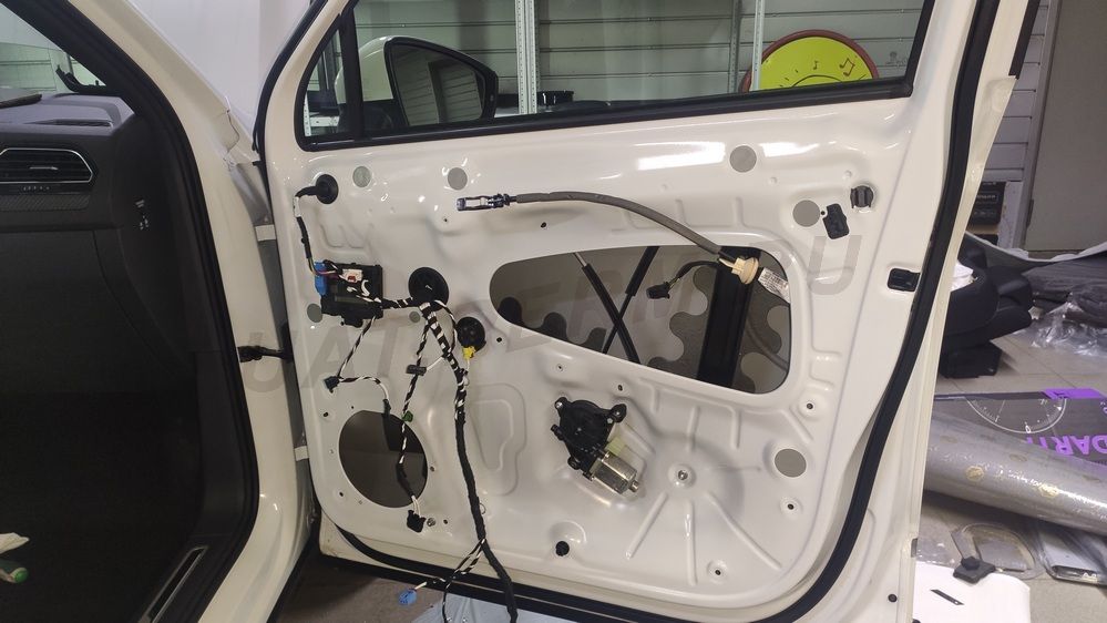 Шумоизоляция дверей VW Tiguan