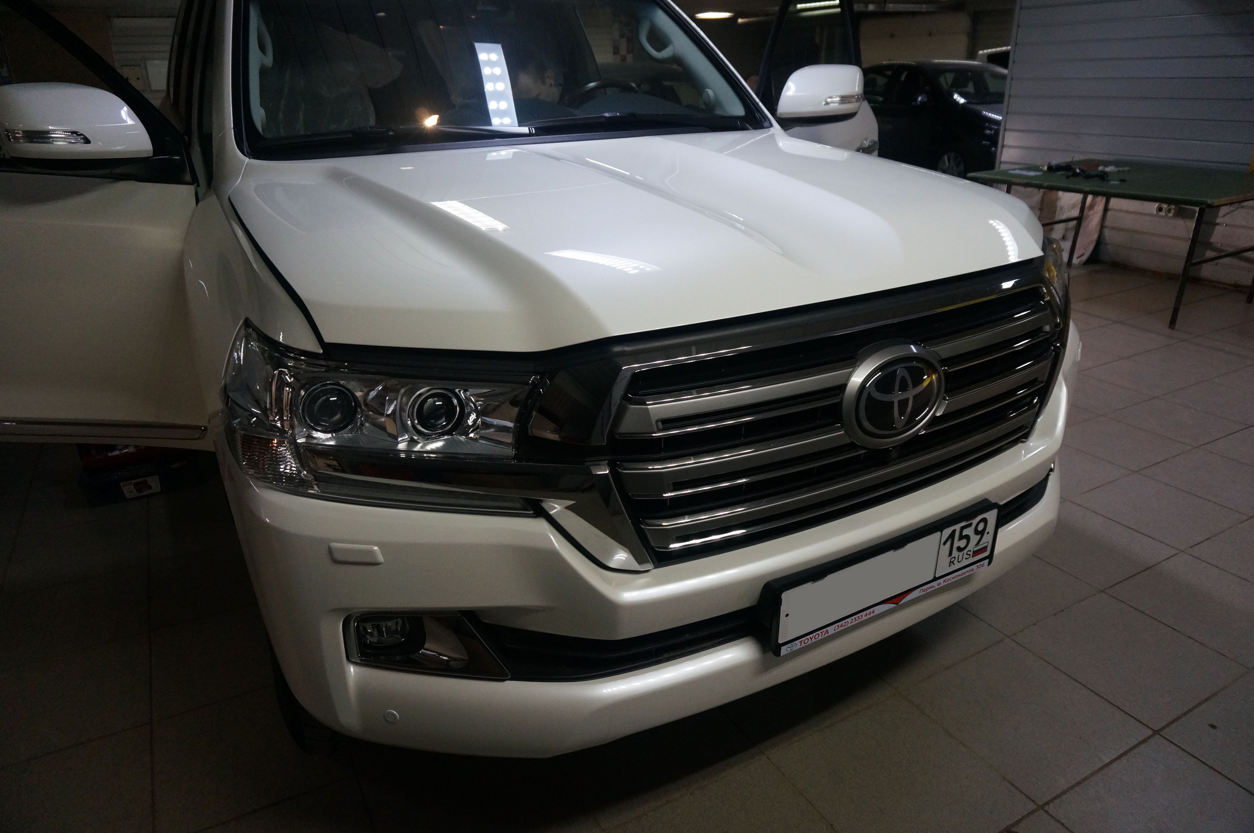 Toyota Land Cruiser 200 - Установка механических блокираторов коробки передач и капота