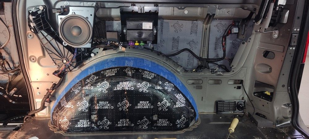 Шумоизоляция багажника Mercedes V250