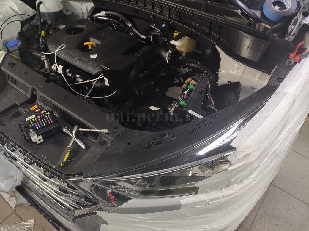 Hyundai Tucson - установка охранного комплекса