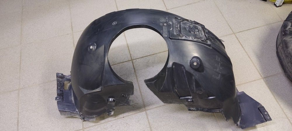 Шумоизоляция колесных арок Mercedes V250