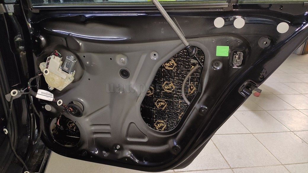 Шумоизоляция дверей Skoda Rapid