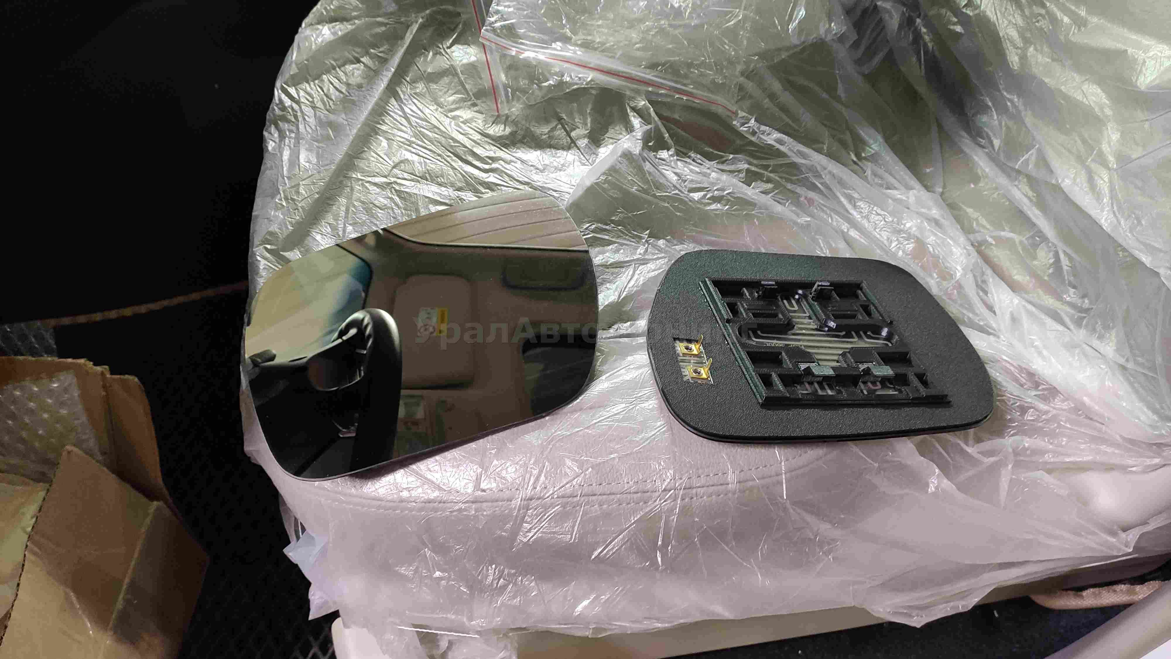 Установка зеркал с подогревом на Mitsubishi Pajero 4
