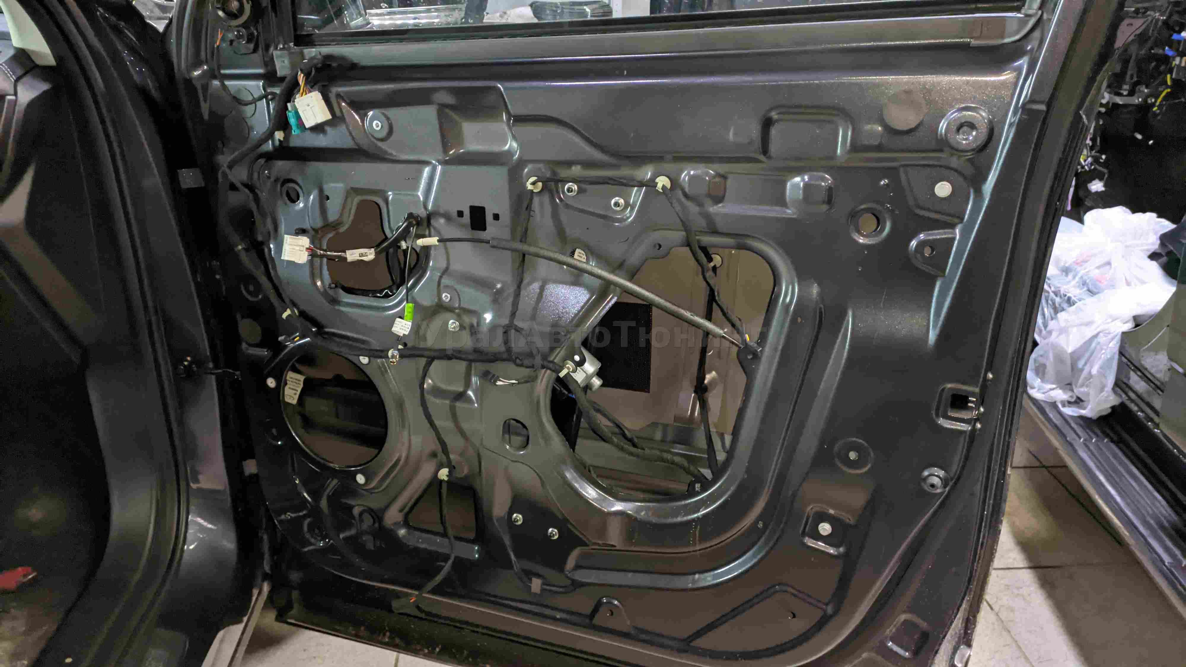 Шумоизоляция дверей Exeed VX