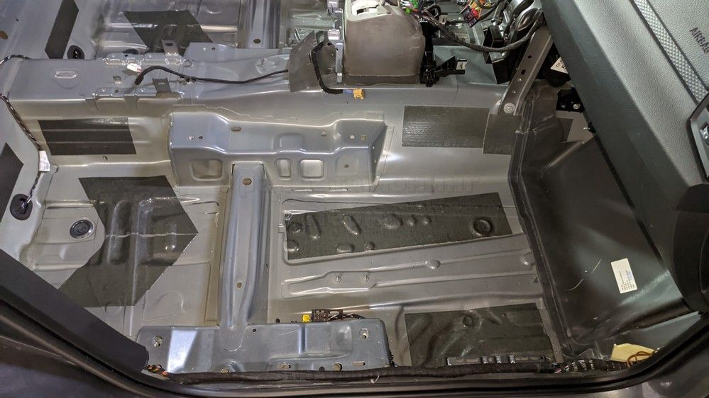 Шумоизоляция пола Skoda Karoq