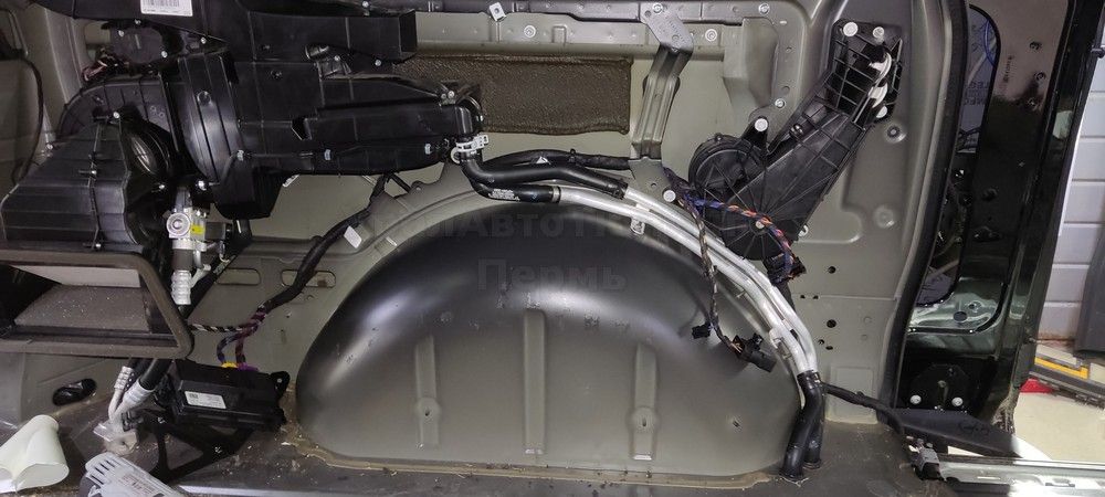 Шумоизоляция багажника Mercedes V250