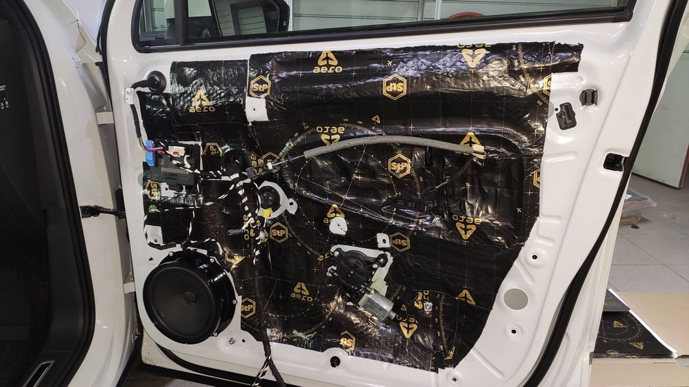 Шумоизоляция дверей VW Tiguan
