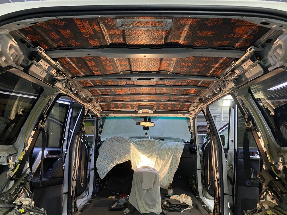Шумоизоляция крыши Toyota Land Cruiser Prado