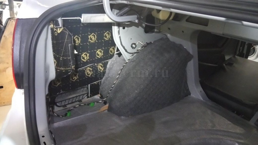 VW Polo - шумоизоляция арок