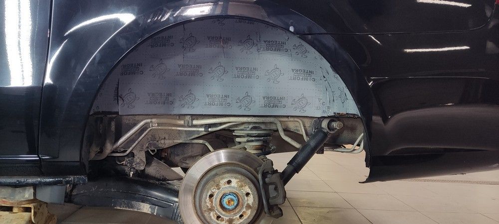 Шумоизоляция колесных арок Mercedes V250