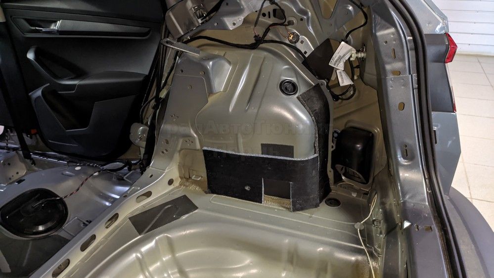 Шумоизоляция багажника Skoda Karoq