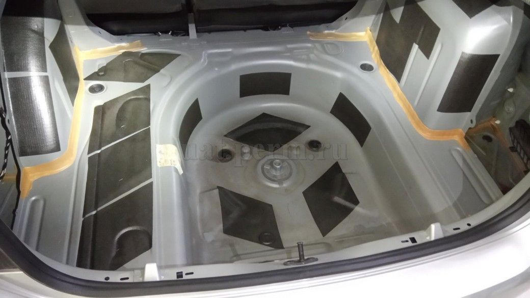 VW Polo - шумоизоляция арок