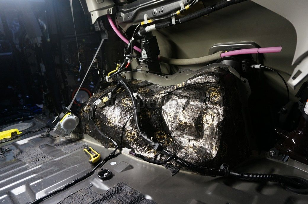 Toyota Land Cruiser 200 - шумоизоляция арок