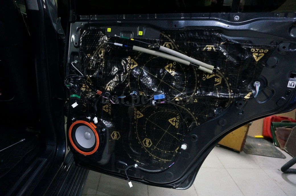 Toyota Land Cruiser 200 - шумоизоляция дверей