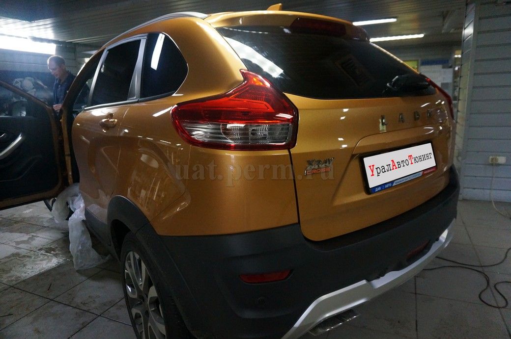 Lada X-RAY - установка автосигнализации StarLine A93