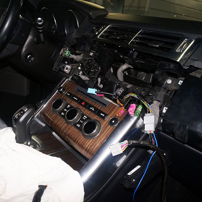 Range Rover Sport - Установка камеры заднего вида