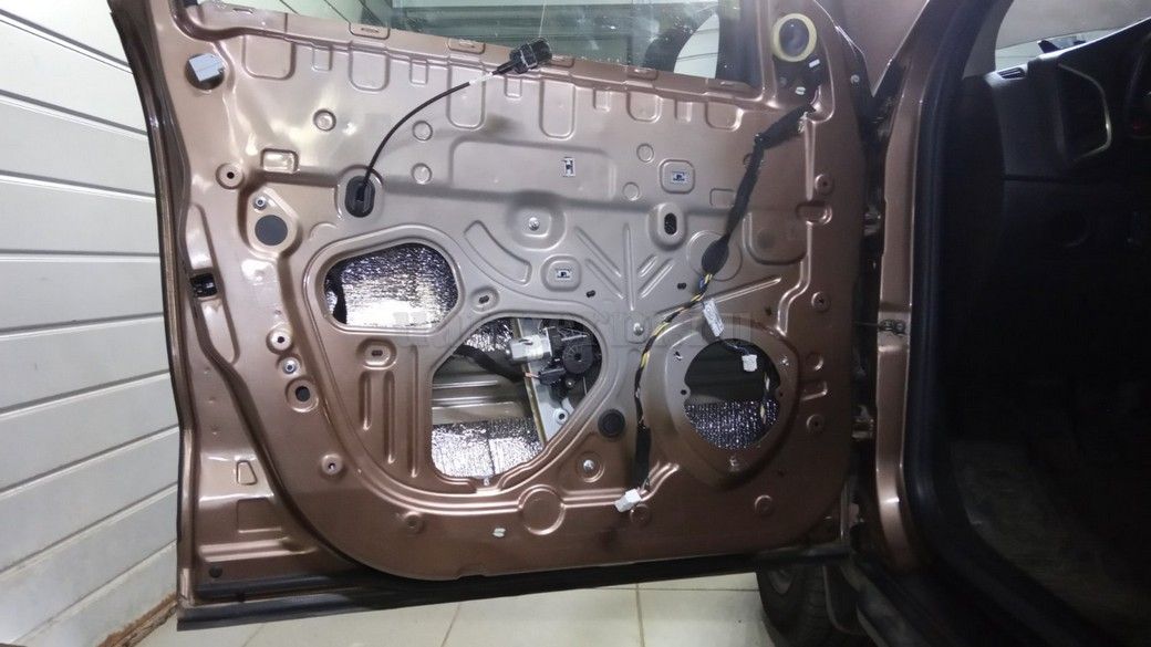 Lada X-Ray - шумоизоляция дверей
