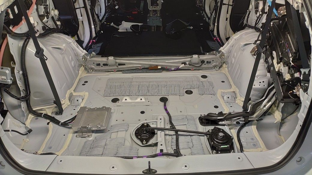 Toyota Highlander (XU60) - шумоизоляция багажника