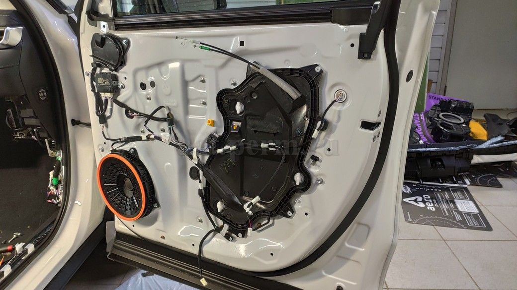 Toyota Highlander (XU60) - шумоизоляция дверей