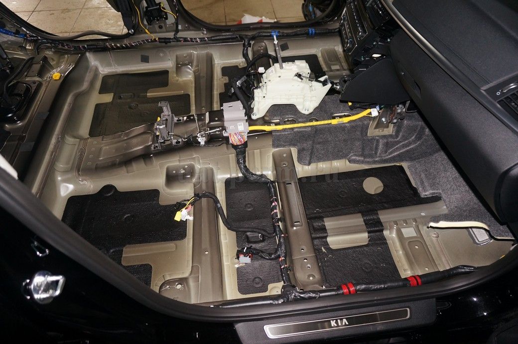 Kia Optima - шумоизоляция пола