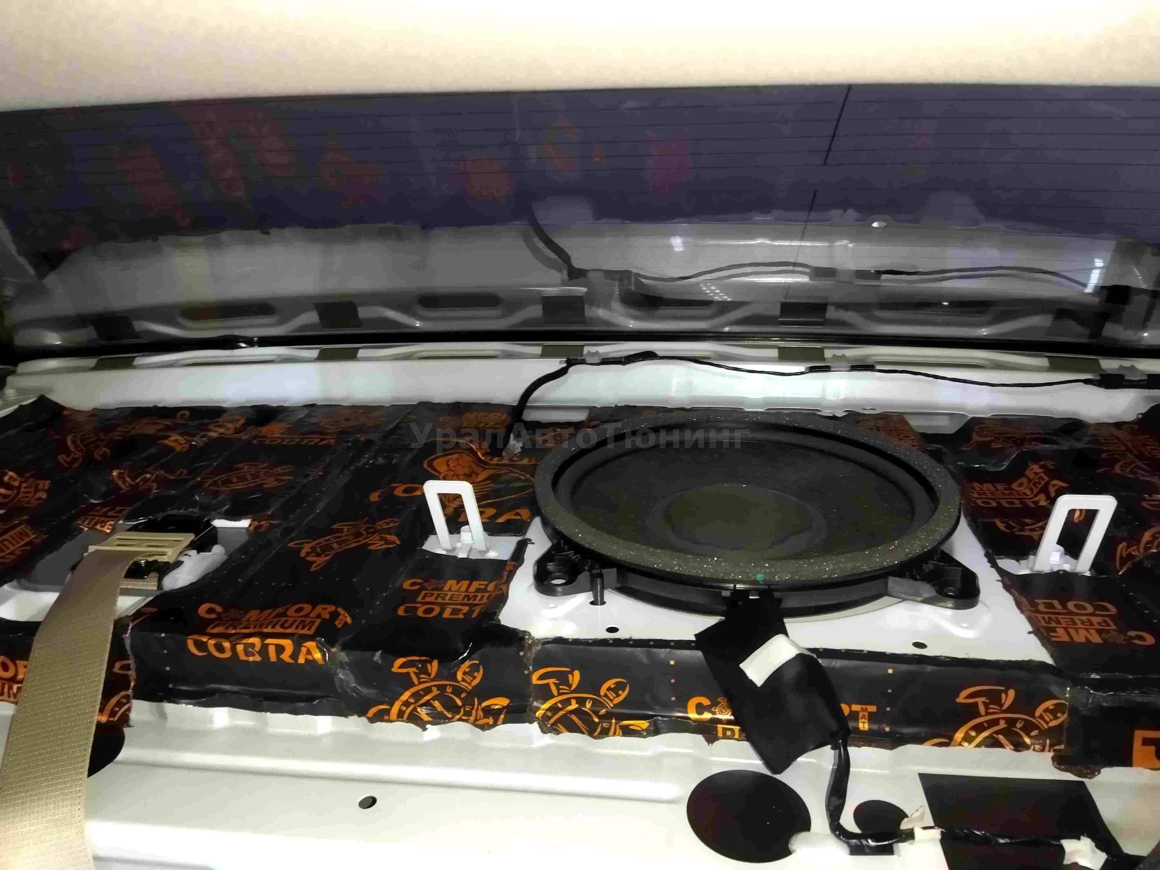 Шумоизоляция багажника Toyota Camry