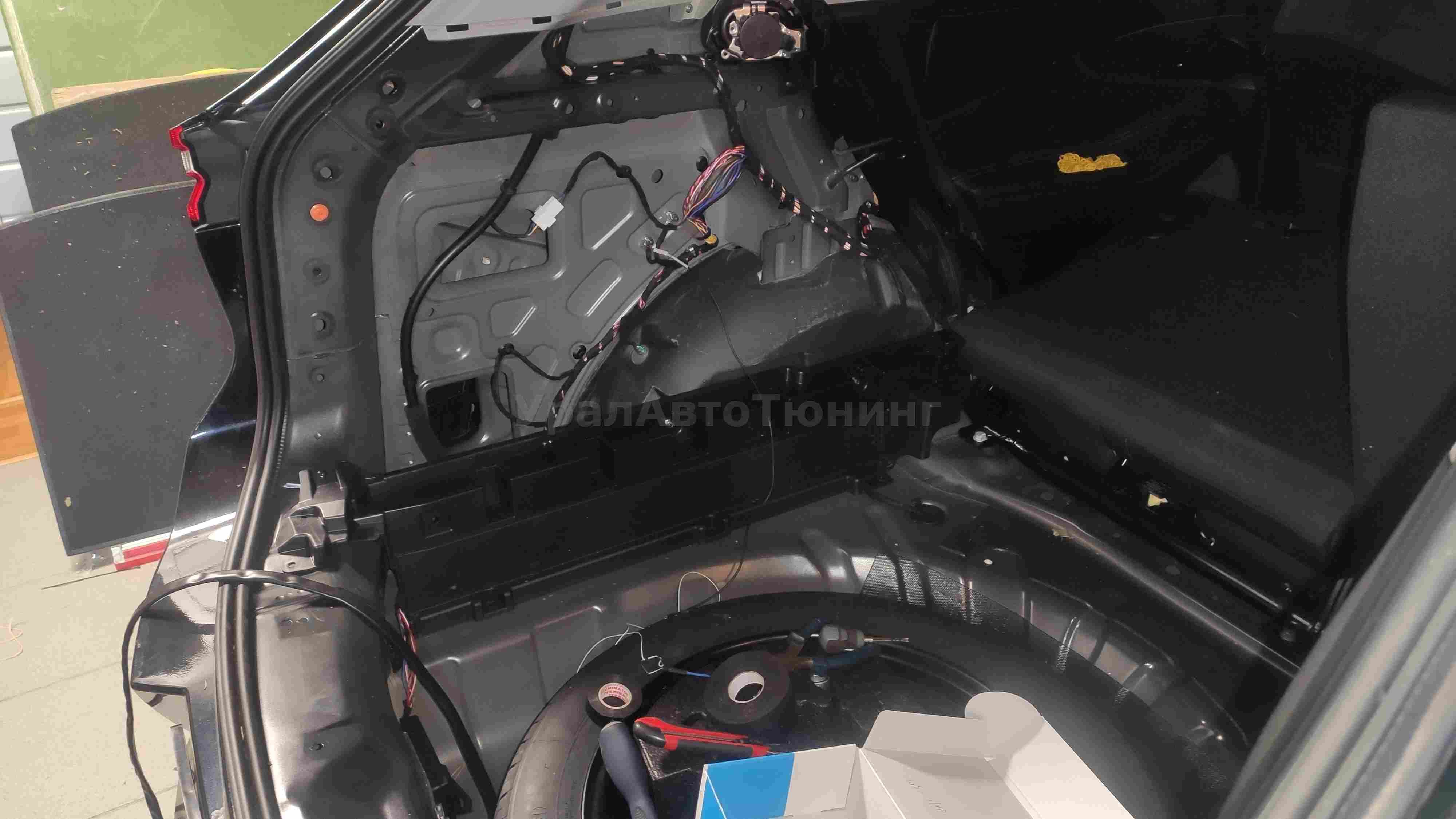 Установка фаркопа на Exeed TXL