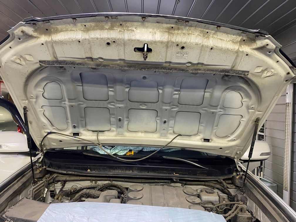 Шумоизоляция капота Toyota Land Cruiser Prado