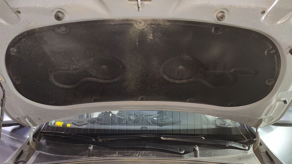 Шумоизоляция капота KIA Ceed