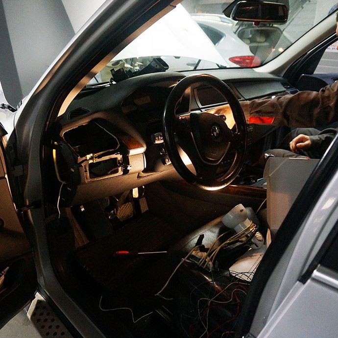 BMW X5 - Установка автосигнализации Pandect X-1800BT