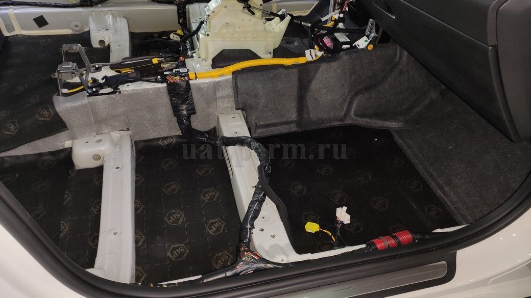 Шумоизоляция пола KIA K5