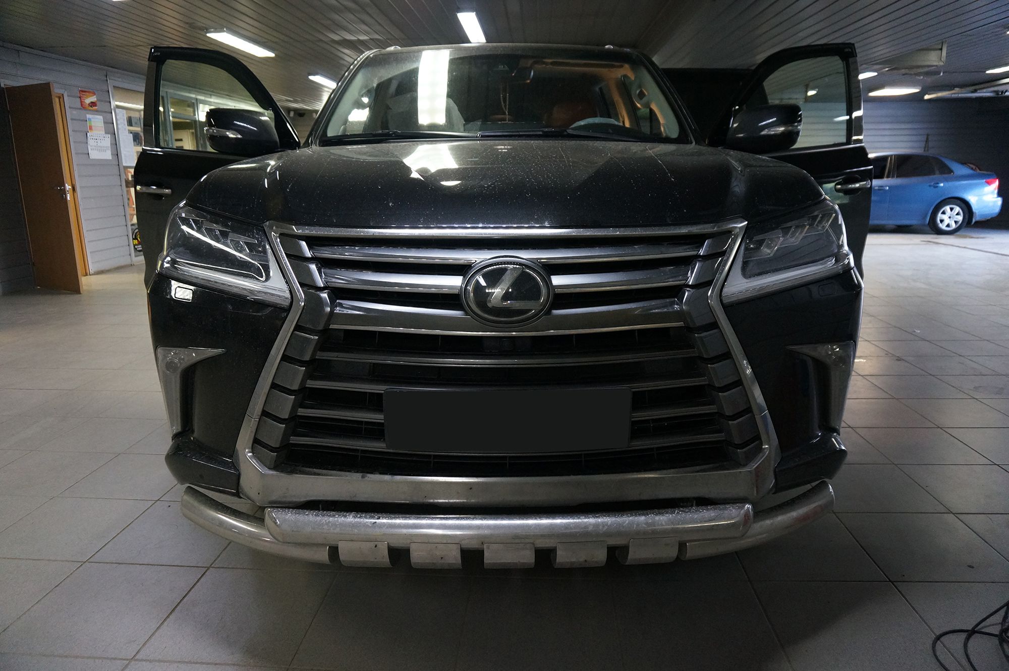 Lexus LX 570 - установка Андроид