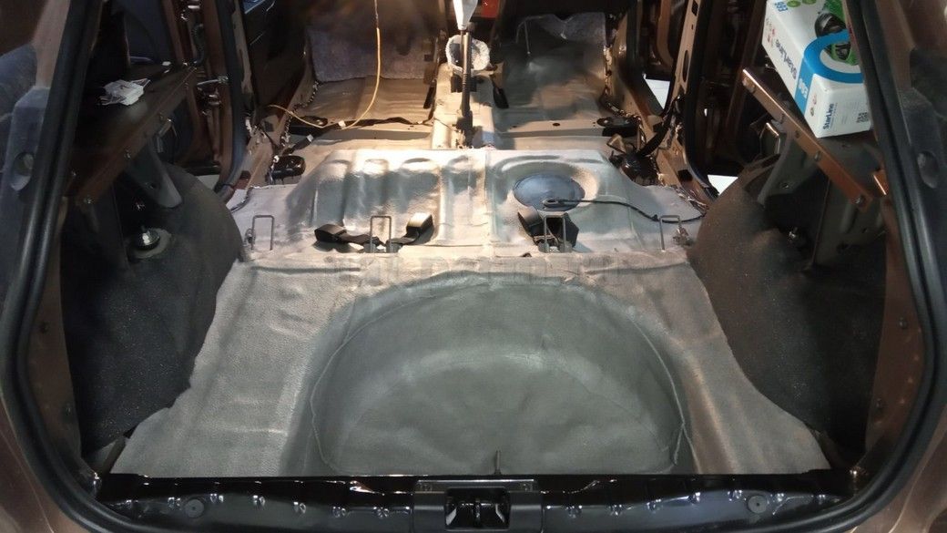 Lada X-Ray - шумоизоляция багажника