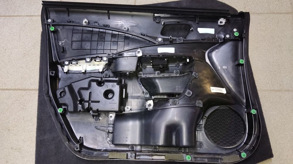 Шумоизоляция дверей Honda CR-V