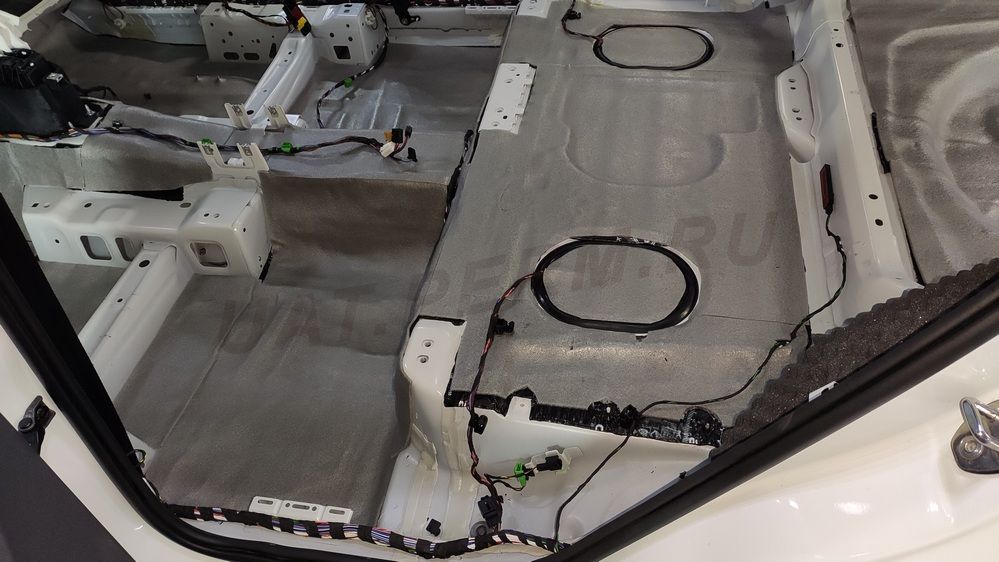 Шумоизоляция пола VW Tiguan