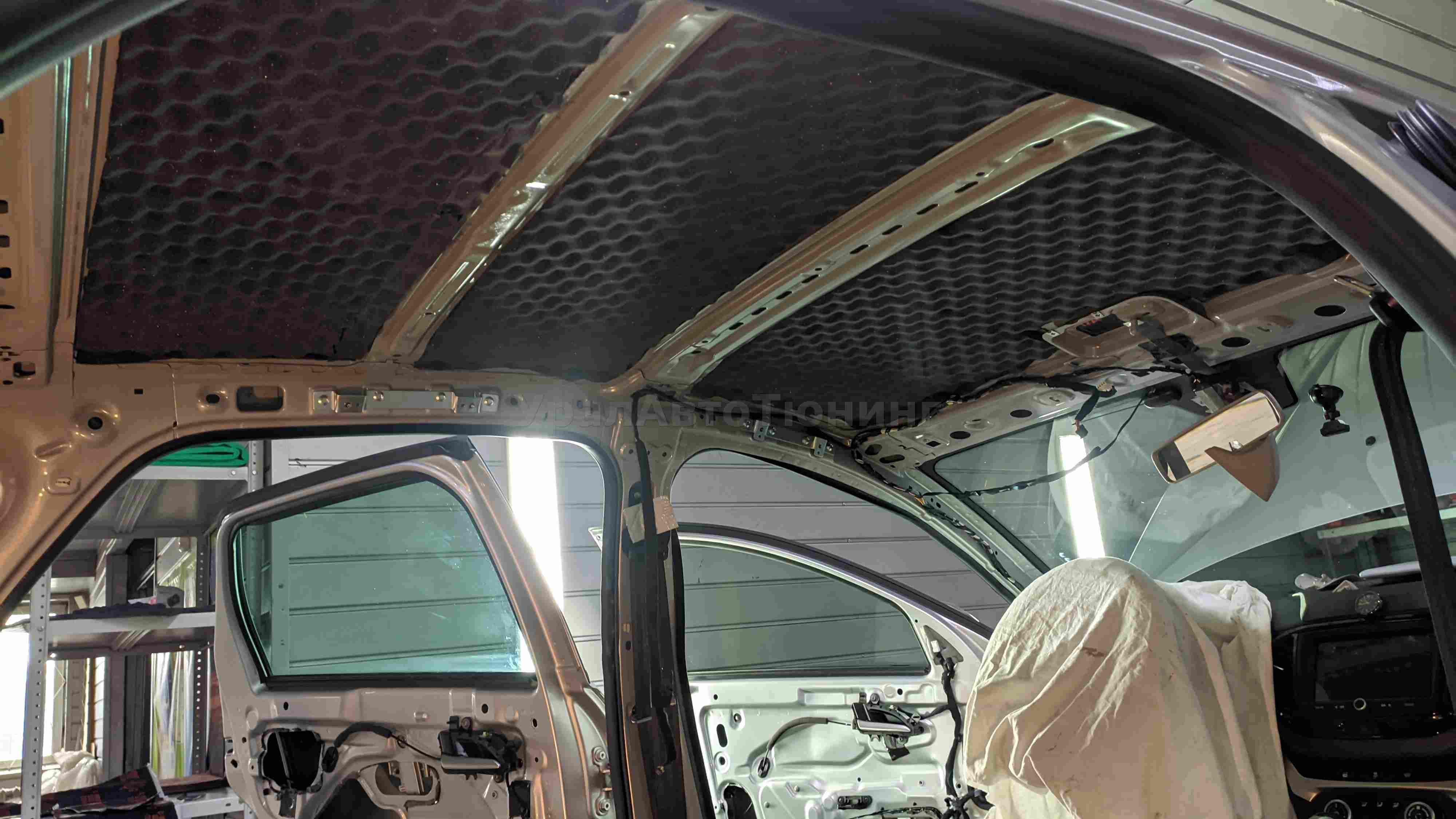 Шумоизоляция крыши Lada Vesta