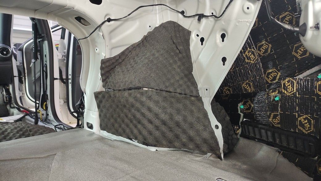 Шумоизоляция багажника KIA Cerato