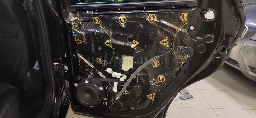 Renault Kaptur - шумоизоляция дверей