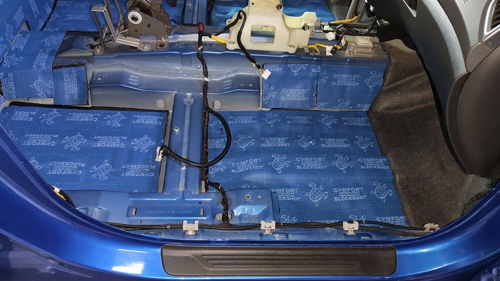 Шумоизоляция пола Hyundai Creta