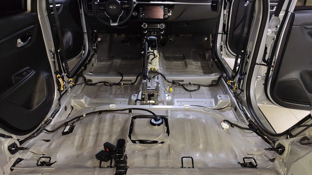 KIA RIO X - шумоизоляция пола