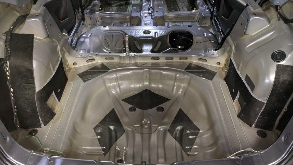 Шумоизоляция багажника Skoda Karoq