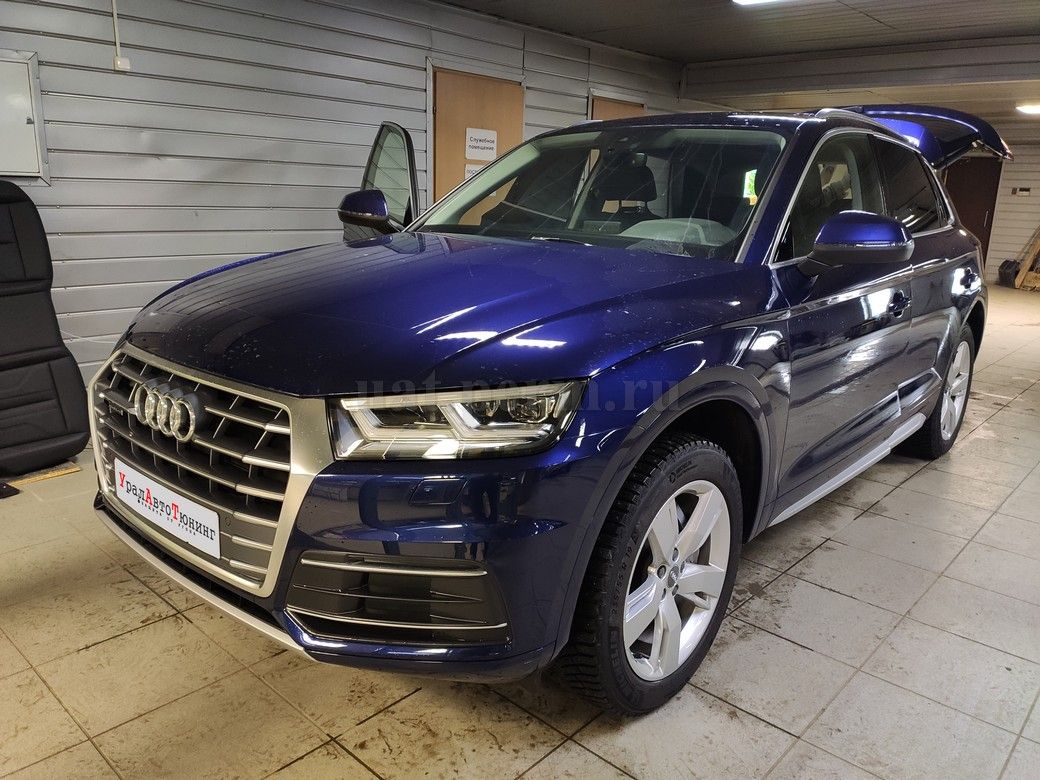 Audi Q5 - установка камеры заднего вида