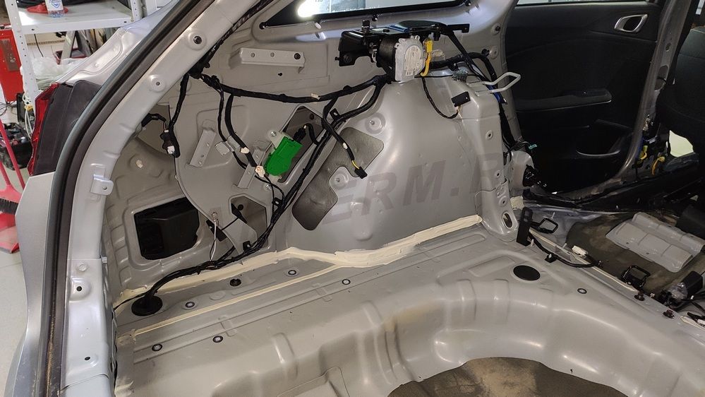 Шумоизоляция багажника KIA Ceed