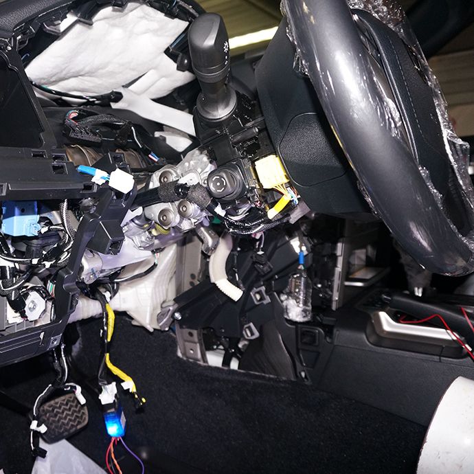 Toyota Land Cruiser 200 - Установка автосигнализации Pandect X-1900BT